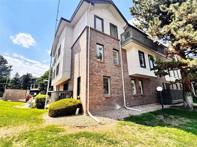 6425 S Dayton St 102, Englewood, CO 80111