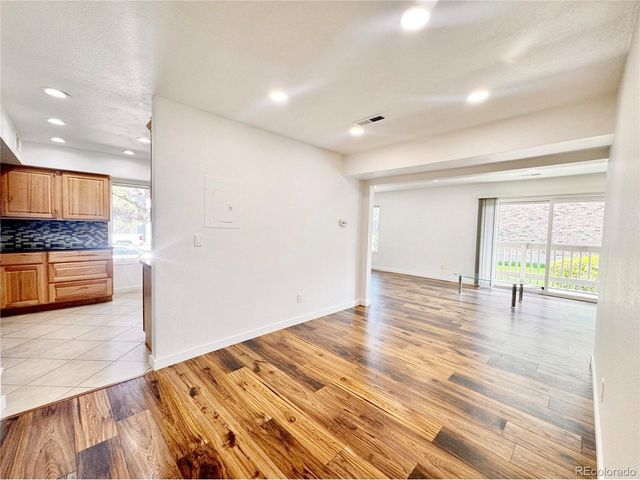 6425 S Dayton St 102, Englewood, CO 80111