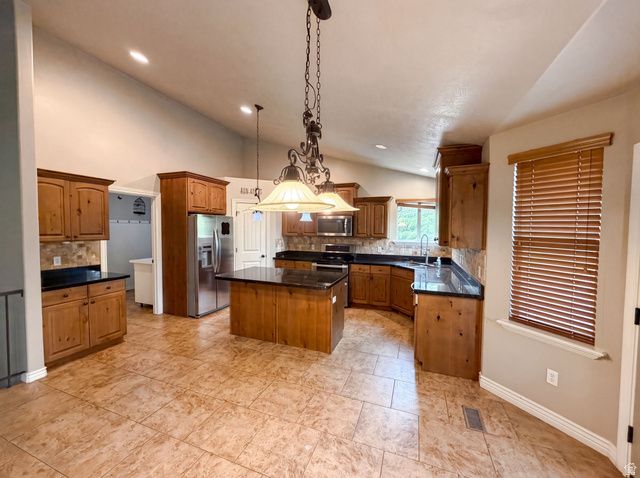 14496 S FOX CREEK DR, Herriman, UT 84096