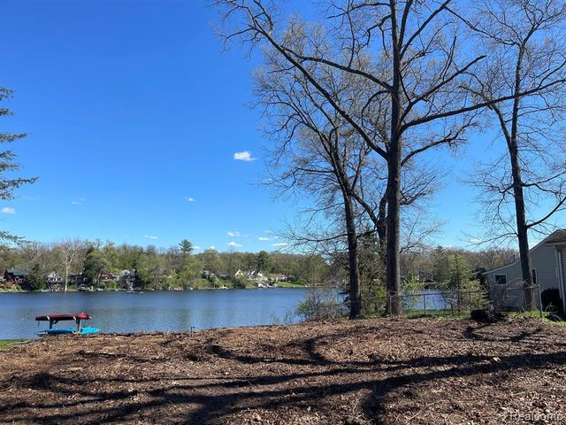 0000 Clark Lake Road, Brighton, MI 48114