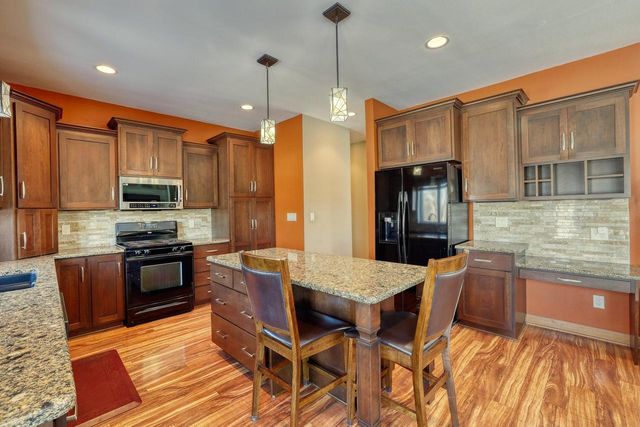 1125 Carlee Ann LANE, Pewaukee, WI 53072