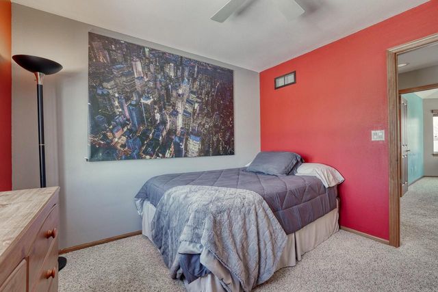 1125 Carlee Ann LANE, Pewaukee, WI 53072