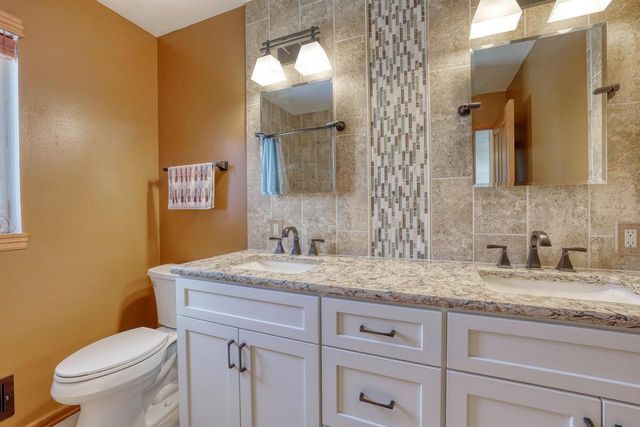 1125 Carlee Ann LANE, Pewaukee, WI 53072