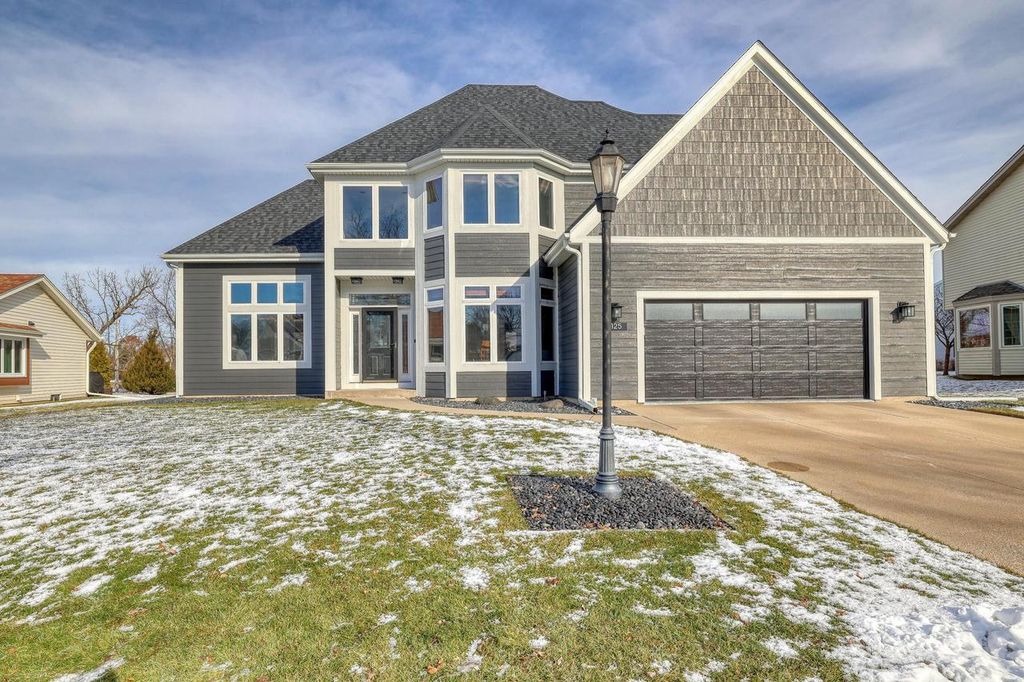 1125 Carlee Ann LANE, Pewaukee, WI 53072