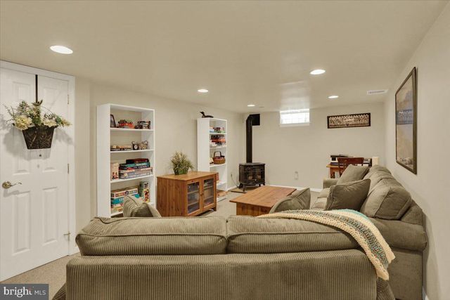 1609 CONCORD RD, Wyomissing, PA 19610