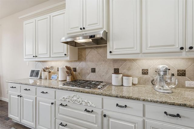 2837 Edinburgh Drive, Carrollton, TX 75006