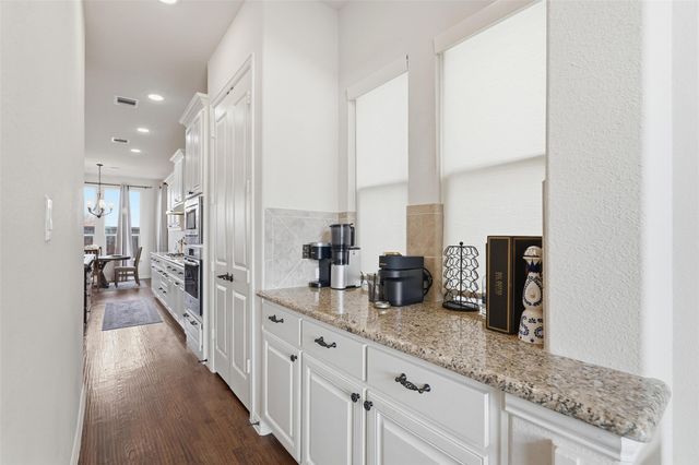 2837 Edinburgh Drive, Carrollton, TX 75006