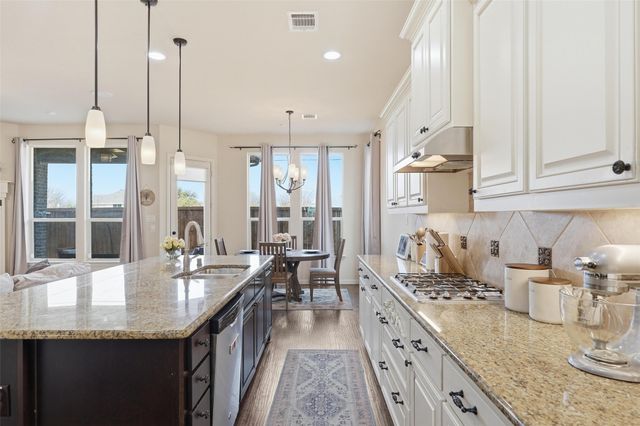 2837 Edinburgh Drive, Carrollton, TX 75006