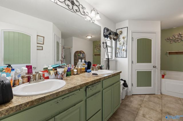 28151 Nuke Whitt Lane, Ardmore, AL 35739