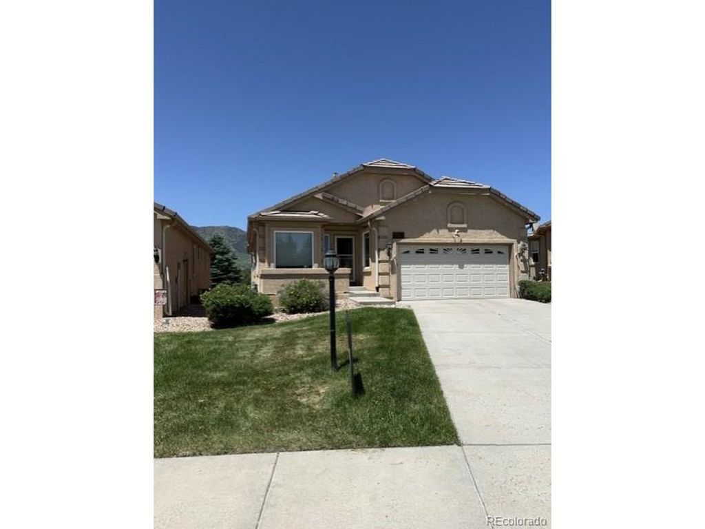 2176 Creek Valley Cir, Monument, CO 80132