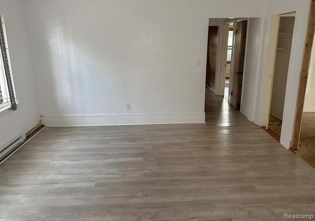 18700 Whitcomb Street, Detroit, MI 48235