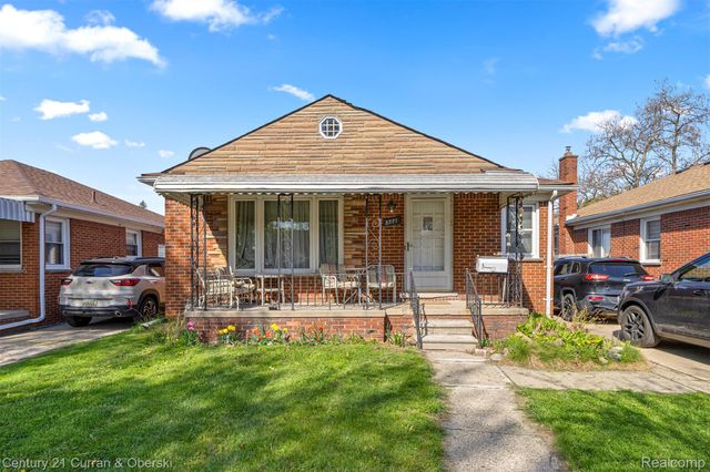 8227 Riverview Street, Dearborn Heights, MI 48127