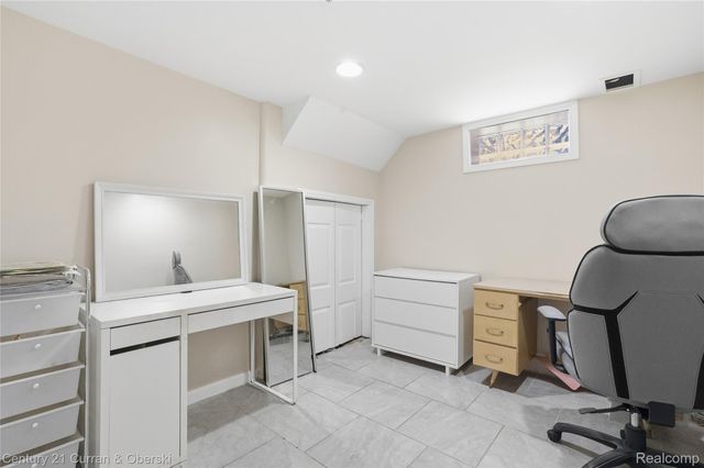8227 Riverview Street, Dearborn Heights, MI 48127