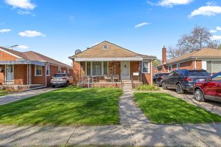 8227 Riverview Street, Dearborn Heights, MI 48127