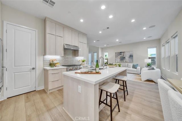 120 Parkland Alley, Lake Forest, CA 92630