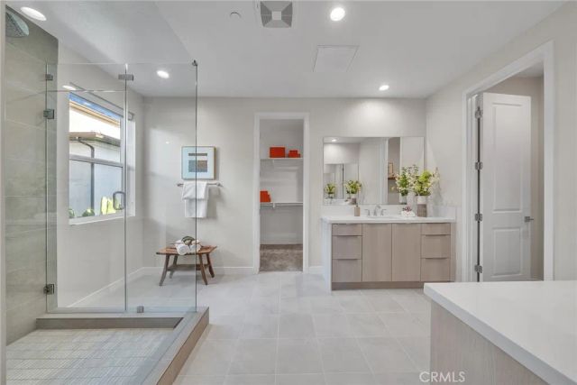 120 Parkland Alley, Lake Forest, CA 92630