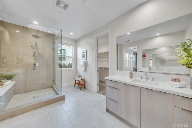 120 Parkland Alley, Lake Forest, CA 92630