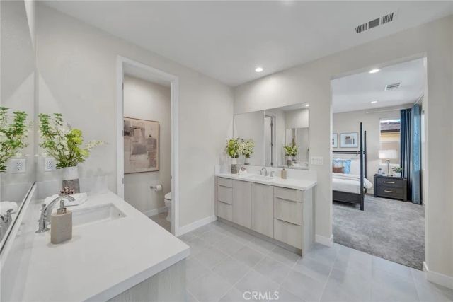 120 Parkland Alley, Lake Forest, CA 92630