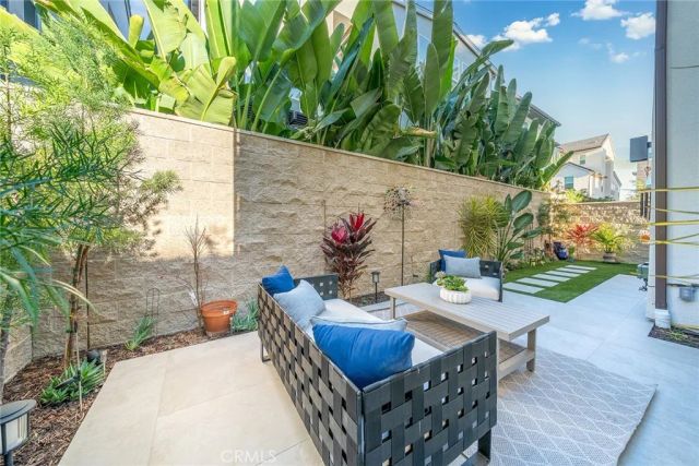 120 Parkland Alley, Lake Forest, CA 92630