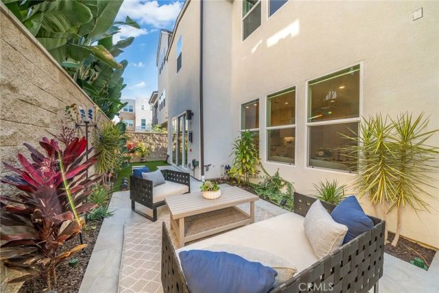 120 Parkland Alley, Lake Forest, CA 92630