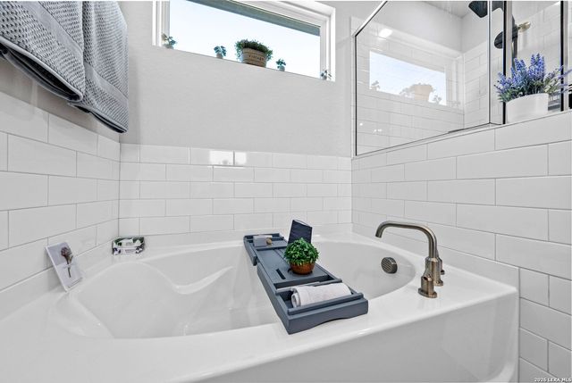 216 Brook Shadow, Cibolo, TX 78108