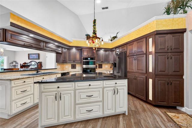 3783 W Birds Nest Drive, Beverly Hills, FL 34465