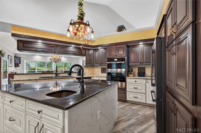 3783 W Birds Nest Drive, Beverly Hills, FL 34465