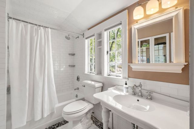 292 Pond, Boston, MA 02130