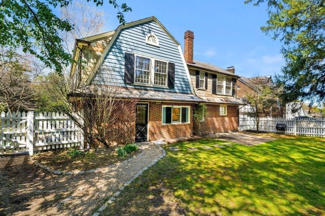 292 Pond, Boston, MA 02130