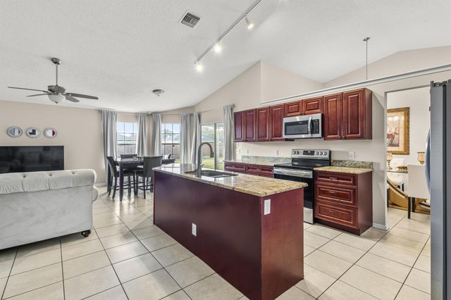 791 SW Hillsboro Circle, Port St Lucie, FL 34953