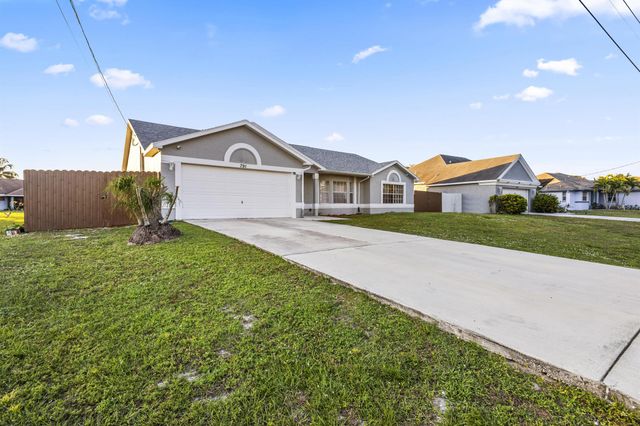 791 SW Hillsboro Circle, Port St Lucie, FL 34953