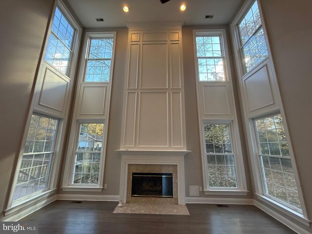 25 FORREST HILLS DR, Voorhees, NJ 08043