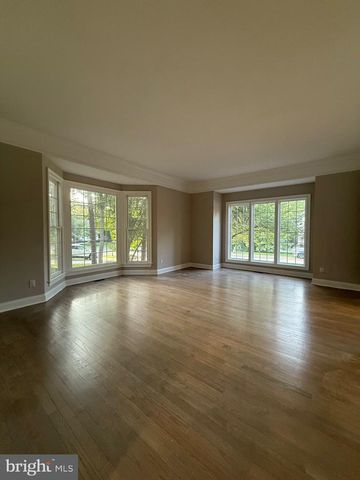 25 FORREST HILLS DR, Voorhees, NJ 08043