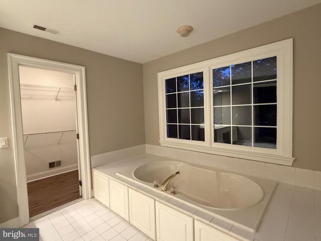 25 FORREST HILLS DR, Voorhees, NJ 08043