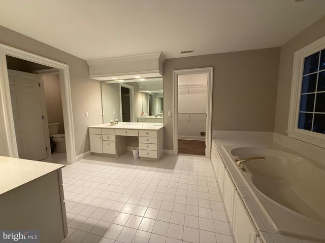 25 FORREST HILLS DR, Voorhees, NJ 08043