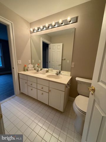 25 FORREST HILLS DR, Voorhees, NJ 08043