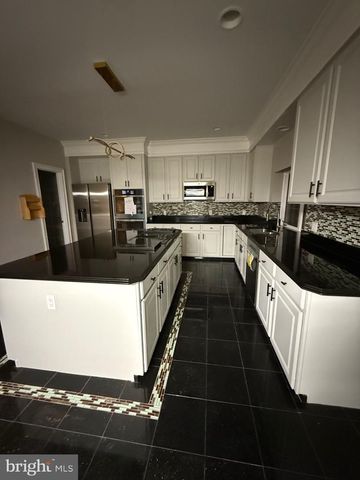 25 FORREST HILLS DR, Voorhees, NJ 08043