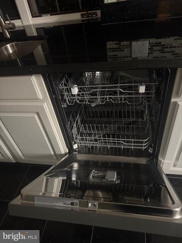 25 FORREST HILLS DR, Voorhees, NJ 08043