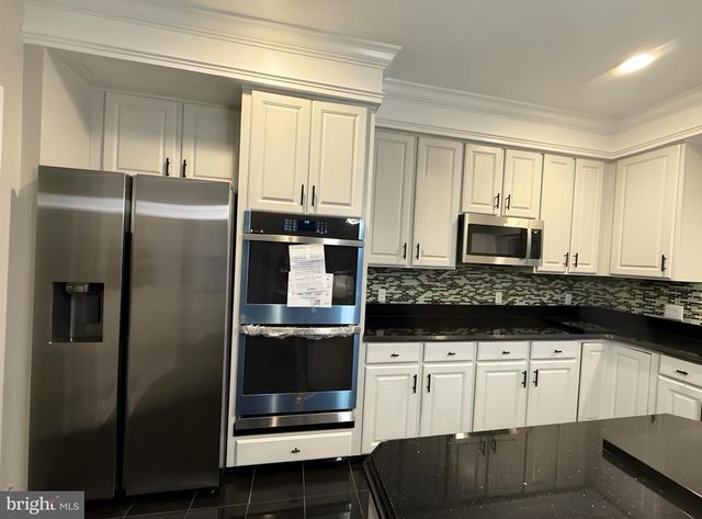 25 FORREST HILLS DR, Voorhees, NJ 08043