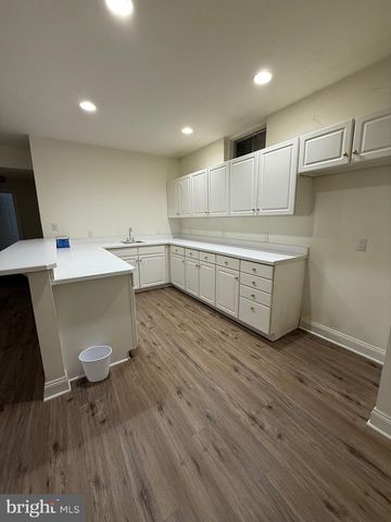 25 FORREST HILLS DR, Voorhees, NJ 08043