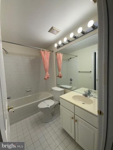 25 FORREST HILLS DR, Voorhees, NJ 08043