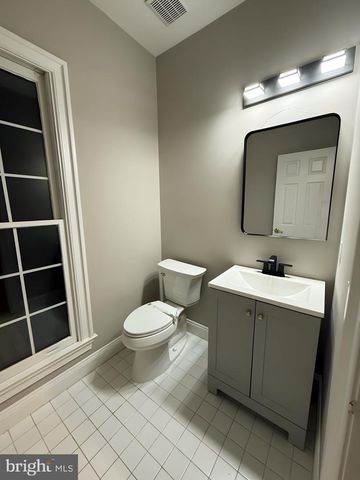 25 FORREST HILLS DR, Voorhees, NJ 08043