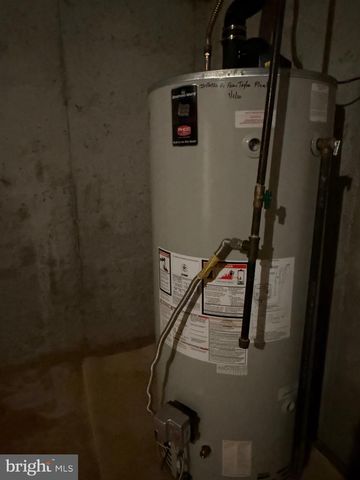 25 FORREST HILLS DR, Voorhees, NJ 08043