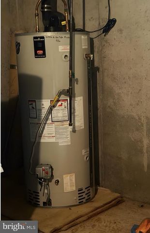 25 FORREST HILLS DR, Voorhees, NJ 08043