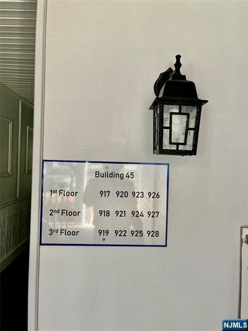 926 Juniper Way, Mahwah, NJ 07430