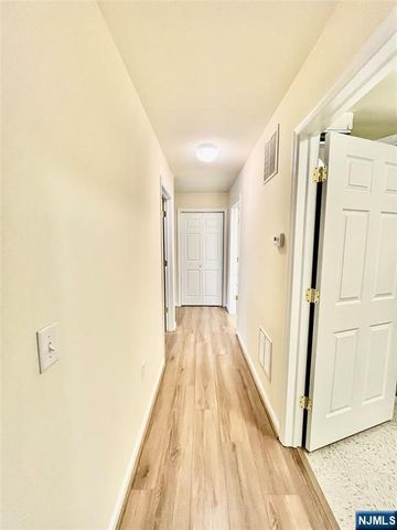 926 Juniper Way, Mahwah, NJ 07430