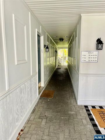 926 Juniper Way, Mahwah, NJ 07430