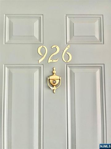 926 Juniper Way, Mahwah, NJ 07430