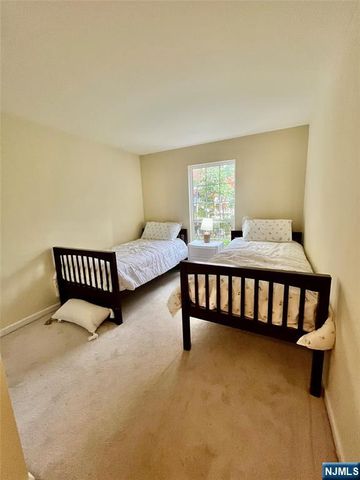 926 Juniper Way, Mahwah, NJ 07430