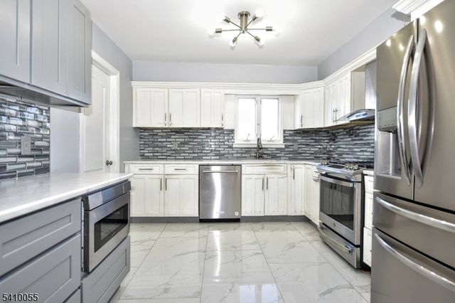 5 Bobbink Ter, East Rutherford Boro, NJ 07073